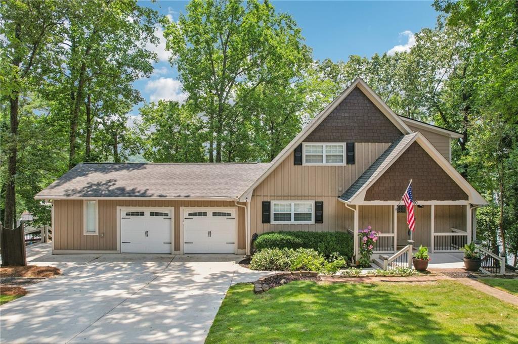 890 Lake Dr., Snellville, GA 30039