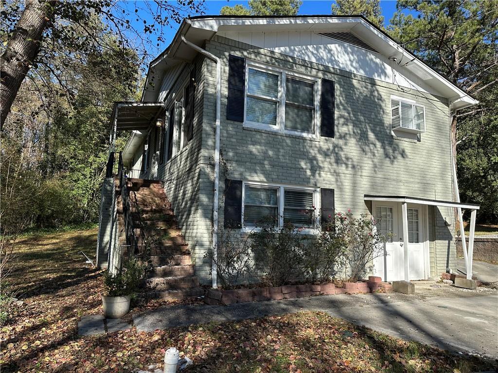 915 Lake Dr., Snellville, GA 30039