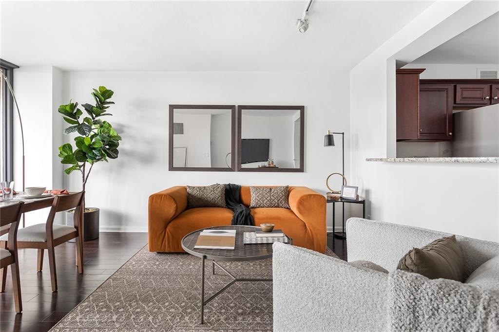 620 Peachtree St. #1206, Atlanta, GA 30308