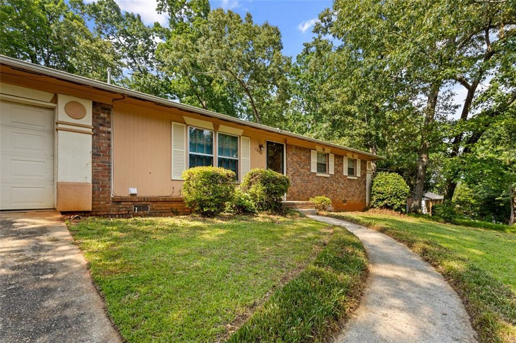 1594 Pine Glen Cir., Decatur, GA 30035