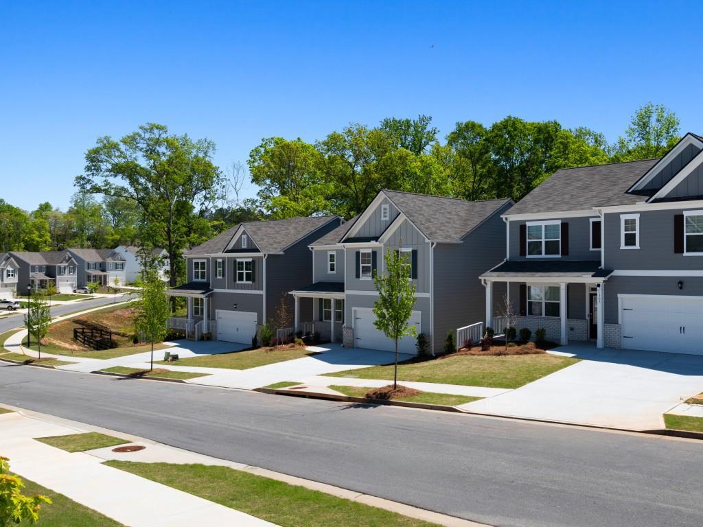 411 King Village, Braselton, GA 30517