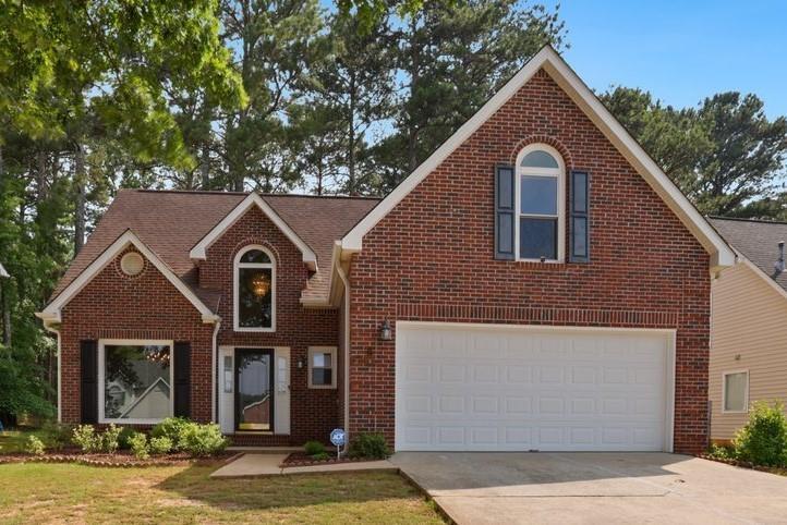 64 Harbour Lake Dr., Fayetteville, GA 30215