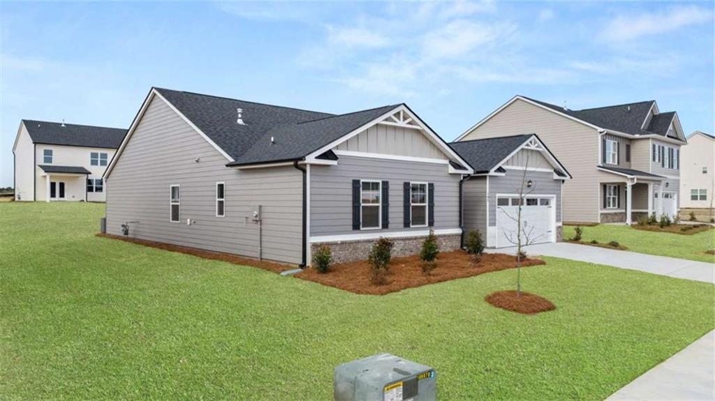 62 Defilippe Rd., Statham, GA 30666