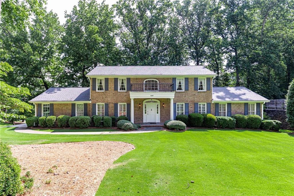 5287 Vernon Lake Dr., Atlanta, GA 30338