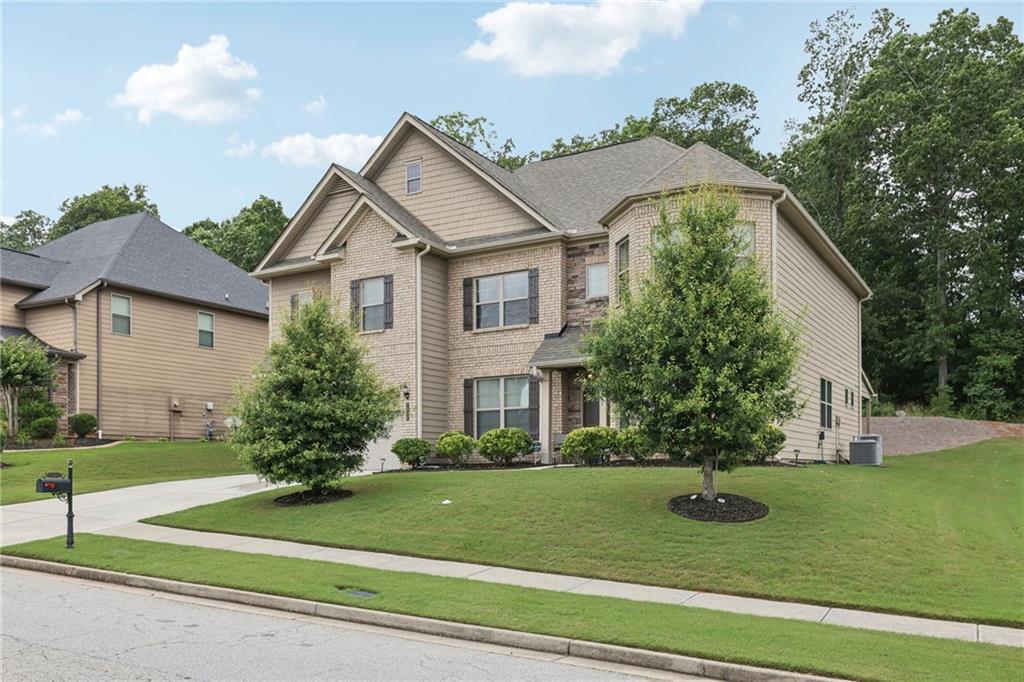 3748 Spring Place Ct., Loganville, GA 30052