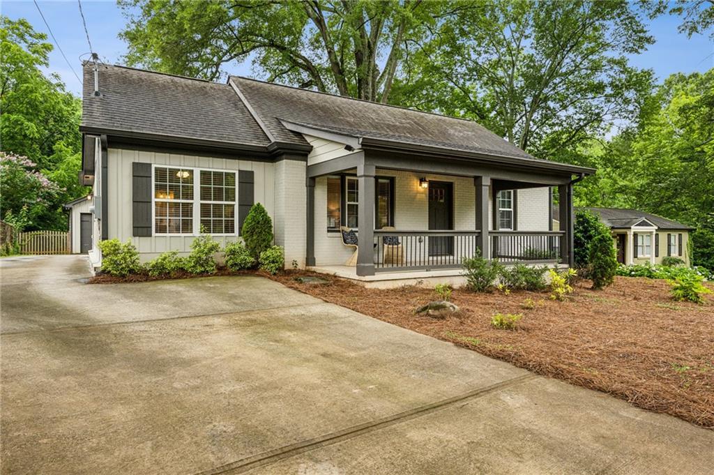 2201 Plantation Ln., Atlanta, GA 30341