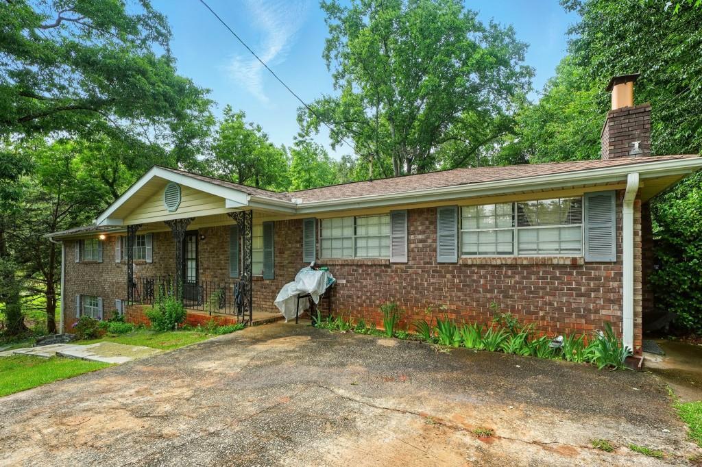 6126 Knights Ln., Douglasville, GA 30135