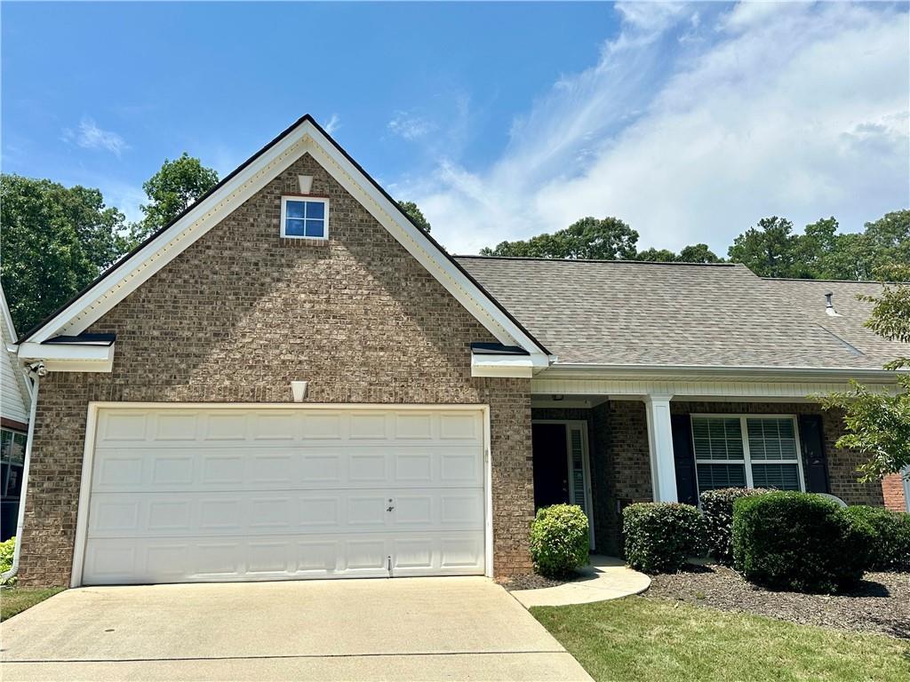 5565 Ashmoore Ct., Flowery Branch, GA 30542
