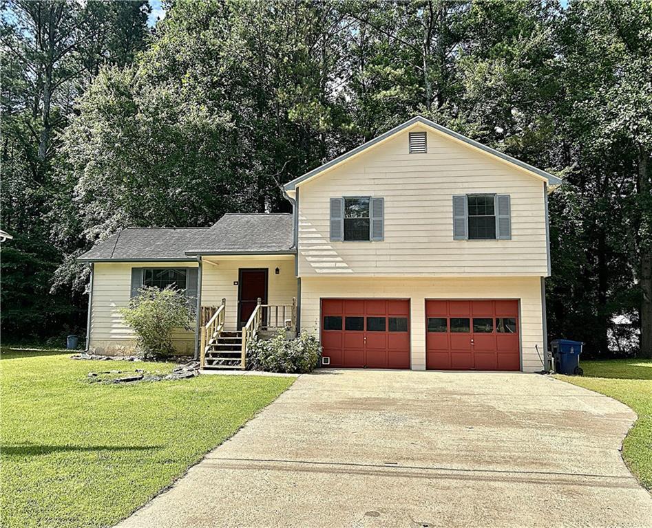 305 Westwood Ct., Dallas, GA 30132