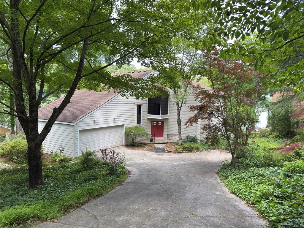 3836 Loch Highland Pkwy., Roswell, GA 30075