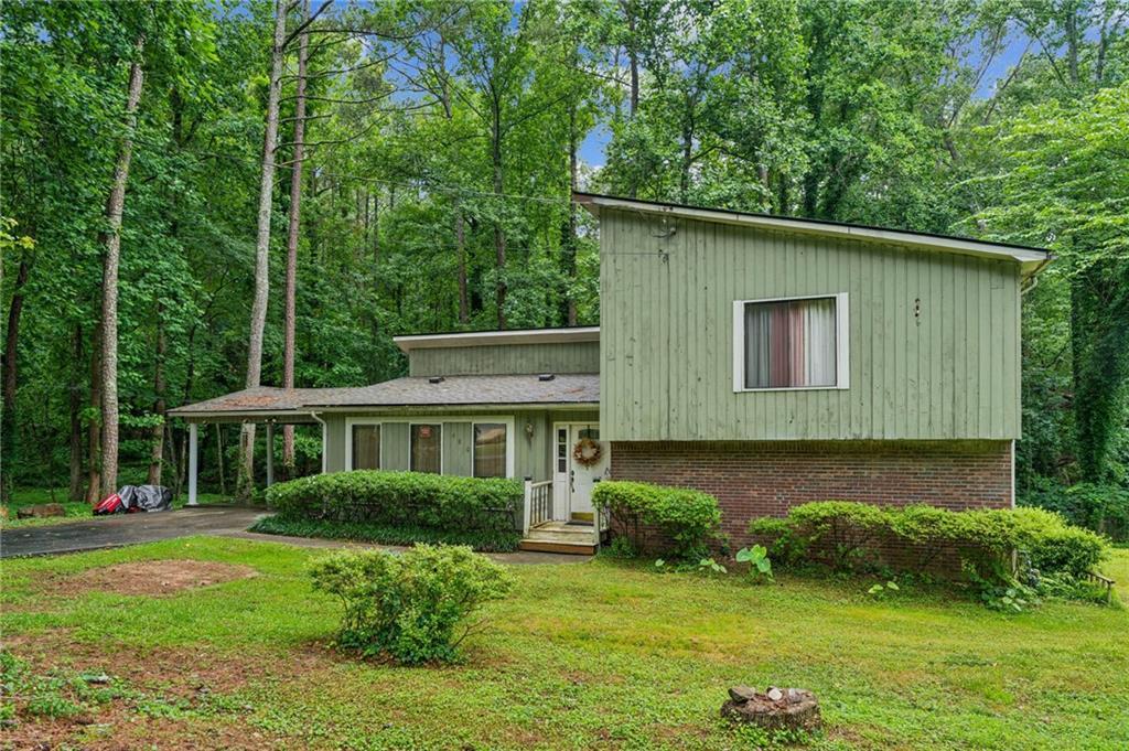 480 Pineburr Ln., Stone Mountain, GA 30087