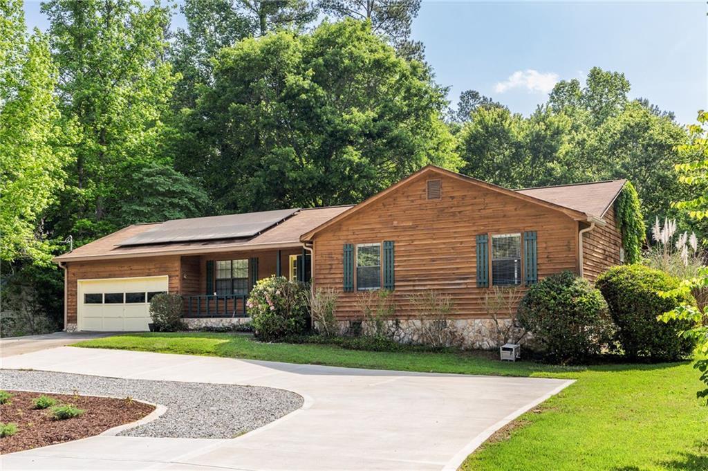 522 Knollwood Dr., Stockbridge, GA 30281