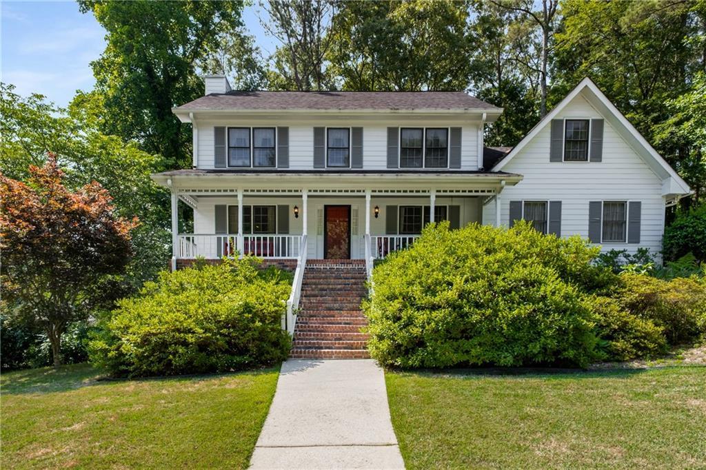 1974 Skyland Glen Dr., Snellville, GA 30078