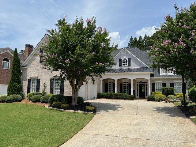 956 Kinghorn Dr., Kennesaw, GA 30152