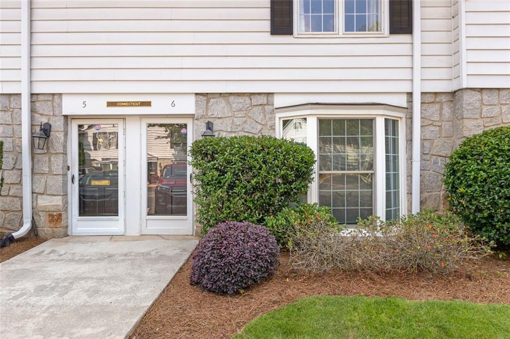 136 Peachtree Memorial Dr. #CT-6, Atlanta, GA 30309