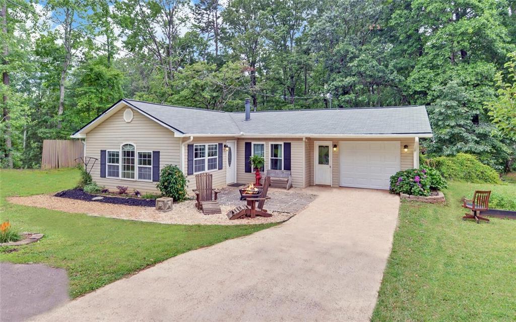 836 John Perry Rd., Dawsonville, GA 30534