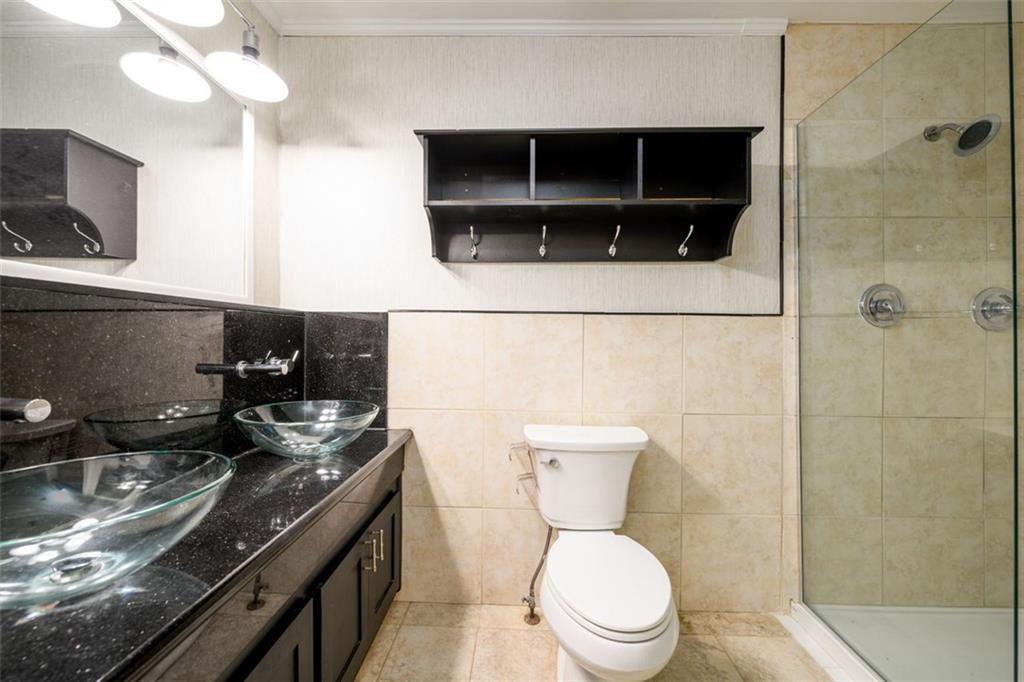 7500 Roswell Rd. #18, Sandy Springs, GA 30350