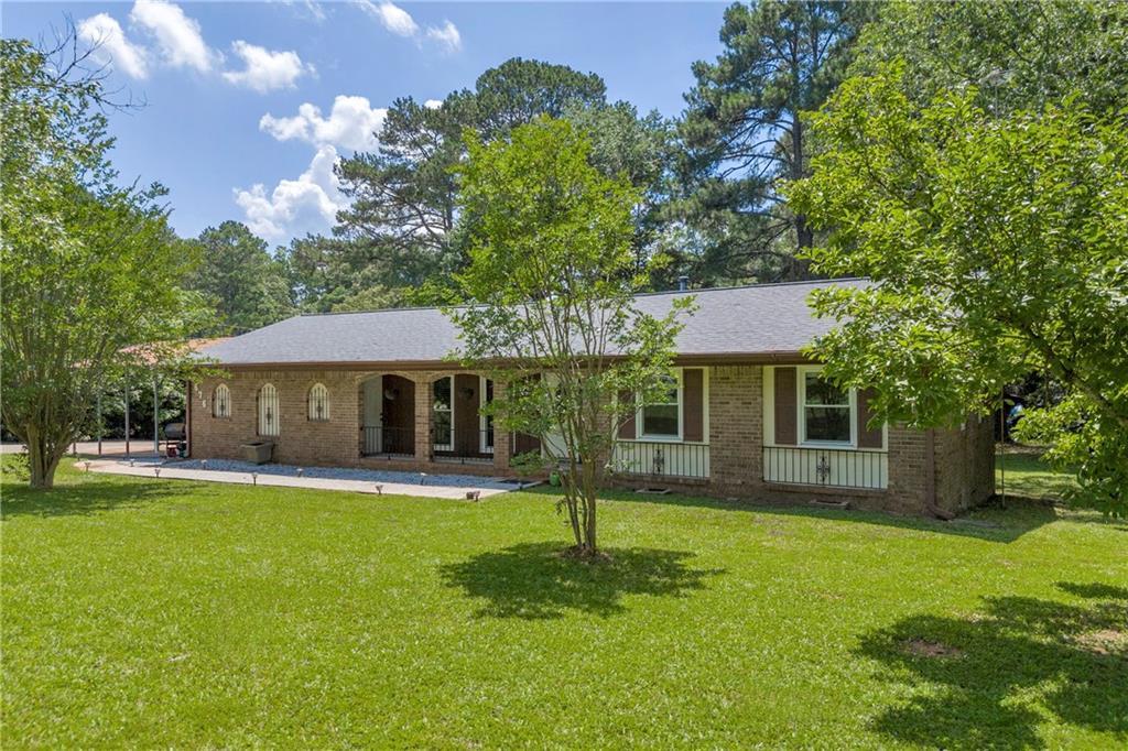 676 Smith Store Rd., Covington, GA 30016