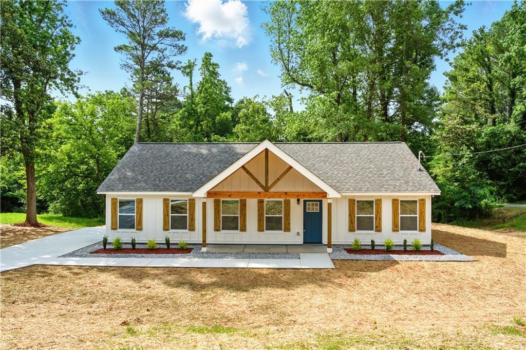 38 Creek Dr., Cartersville, GA 30121