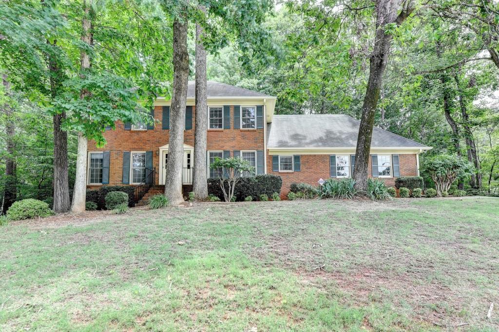 1592 Walkway Ct., Lilburn, GA 30047