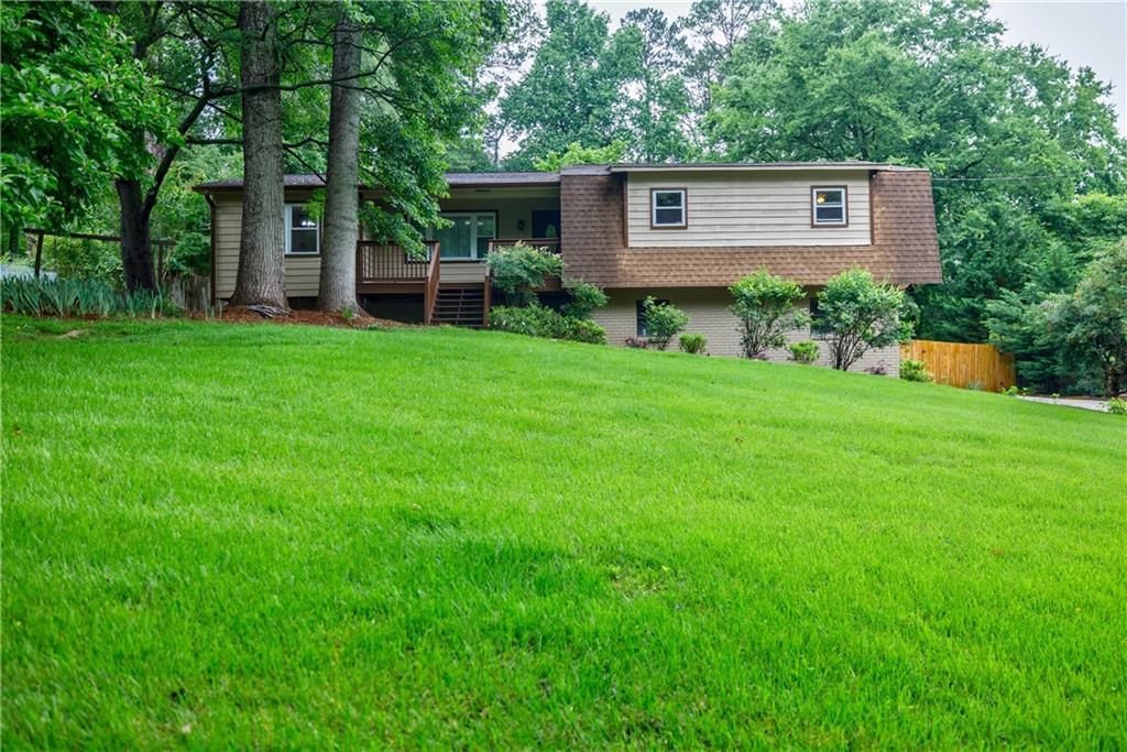 407 Doris Dr., Woodstock, GA 30188