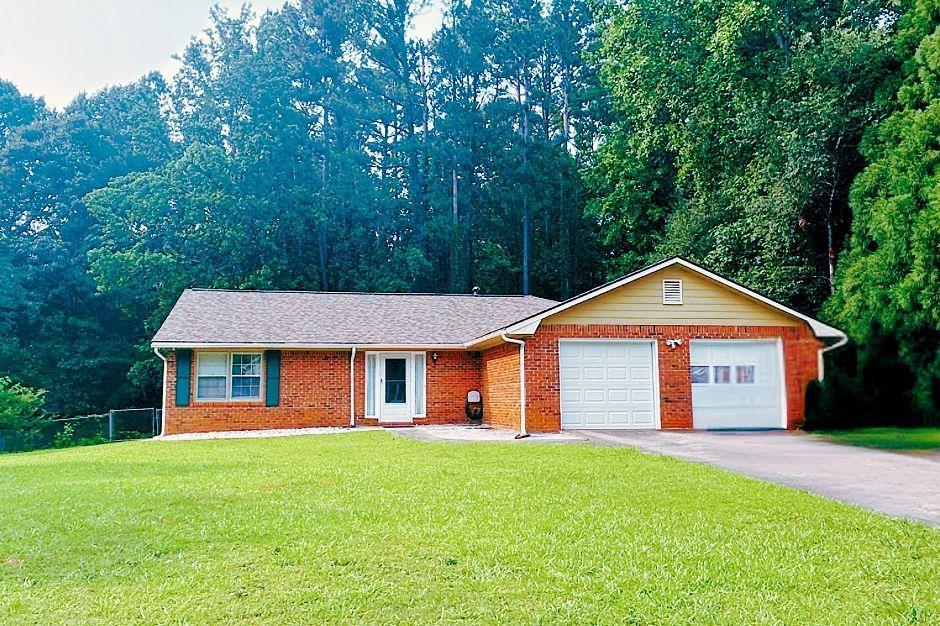 1738 Sherry Ln., Jonesboro, GA 30236