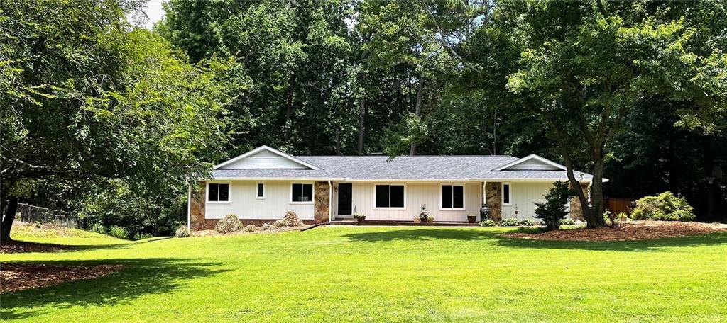 1035 Hunterhill Dr., Roswell, GA 30075