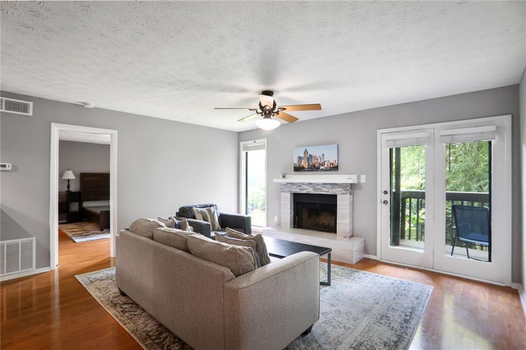 903 Tuxworth Cir., Decatur, GA 30033