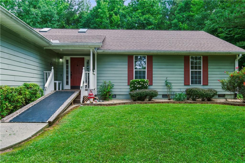 1920 Daves Creek Tr., Cumming, GA 30041