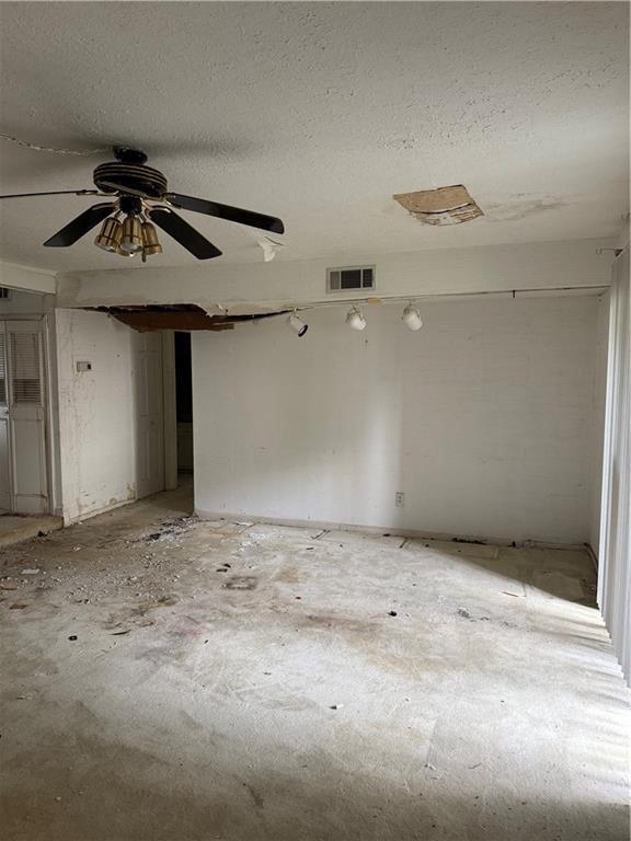 809 Camelot Dr., College Park, GA 30349
