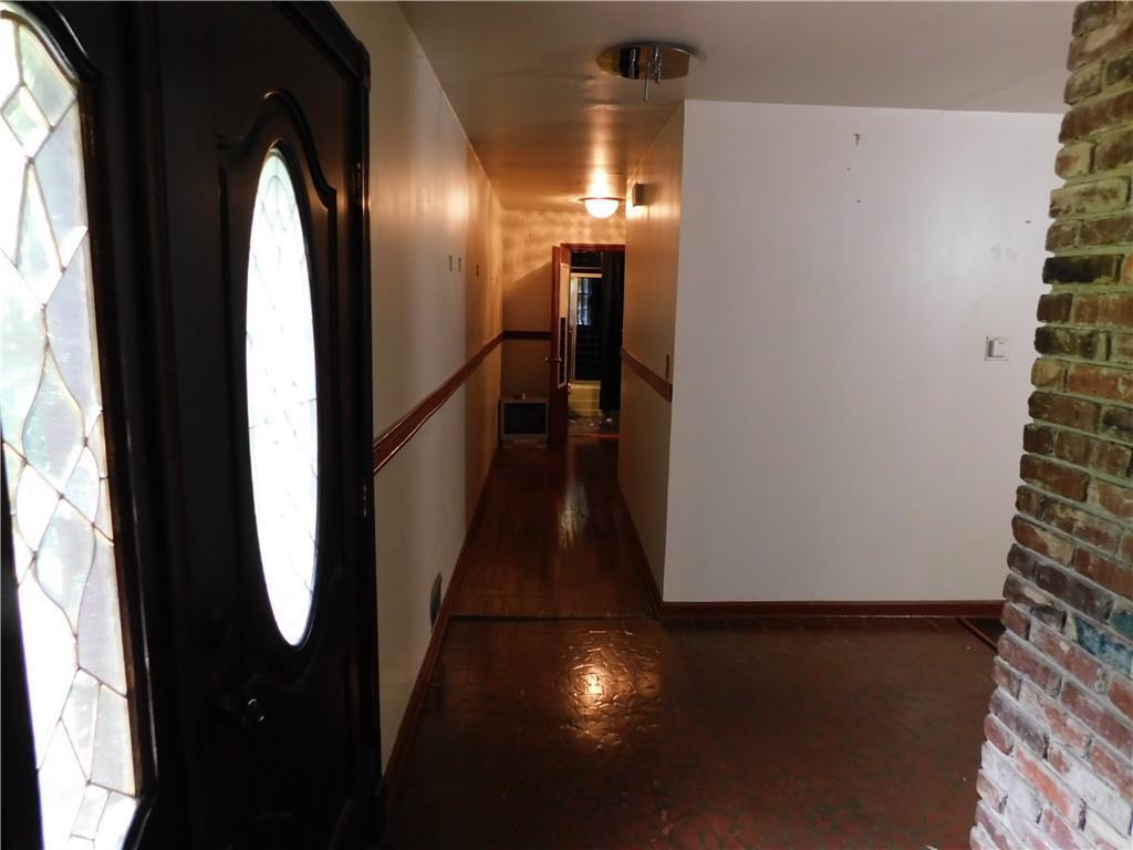 2765 Rollingwood Ln., Atlanta, GA 30316