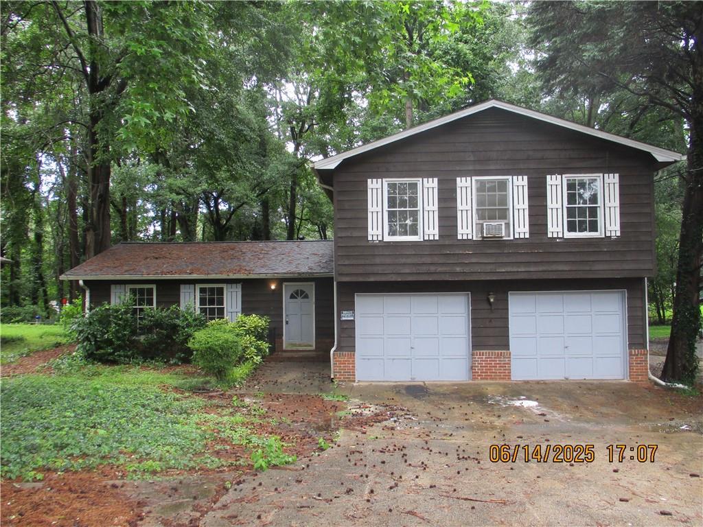 5382 Rockbridge Rd., Stone Mountain, GA 30088