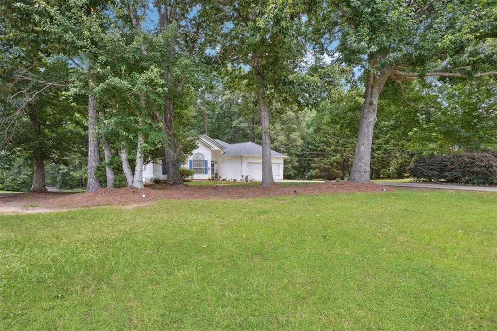 408 Victoria Place Dr., Locust Grove, GA 30248