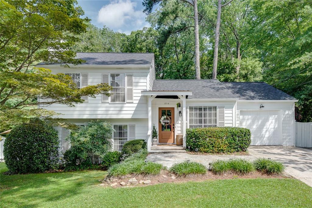 2716 Meadow Ridge Dr., Duluth, GA 30096