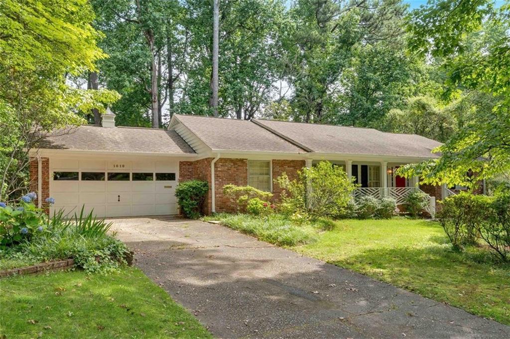 1618 Mason Mill Rd., Atlanta, GA 30329