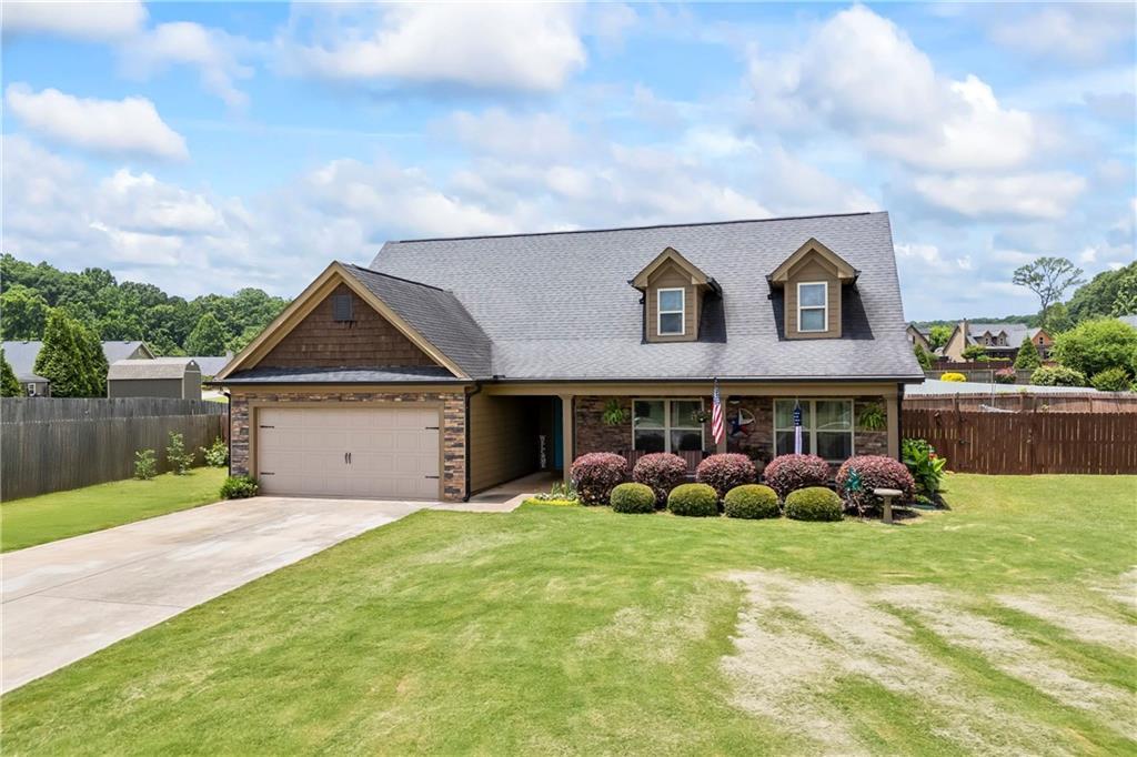 108 Lake Point Ct., Jefferson, GA 30549