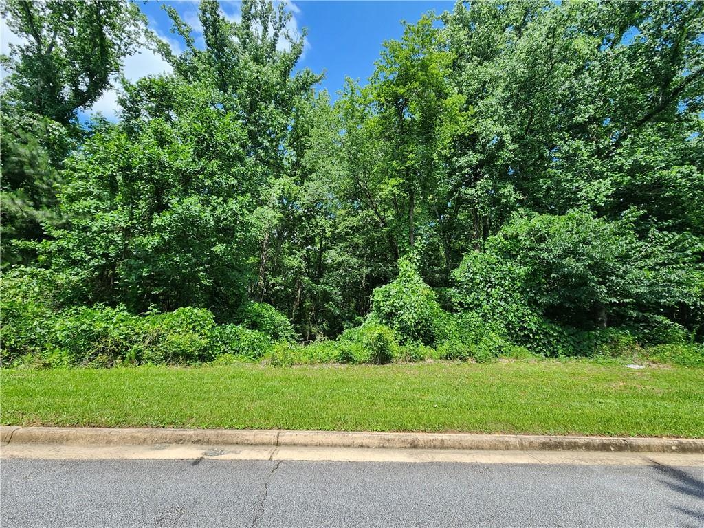 461 Thomas Dr., Loganville, GA 30052