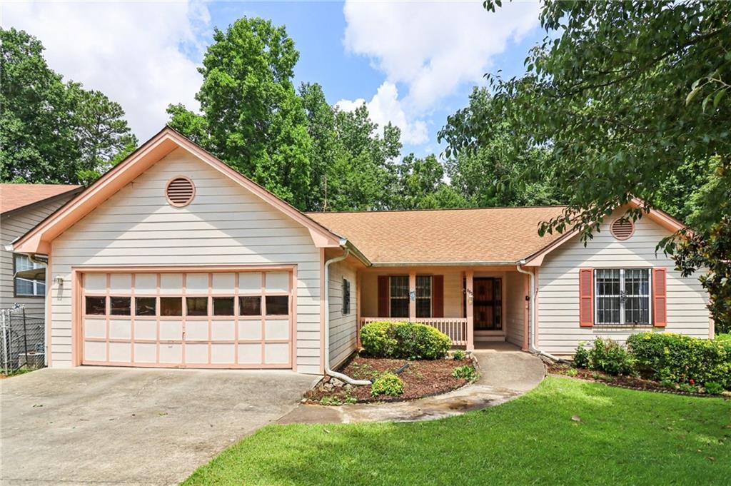 885 Falling Water Ln., Norcross, GA 30093