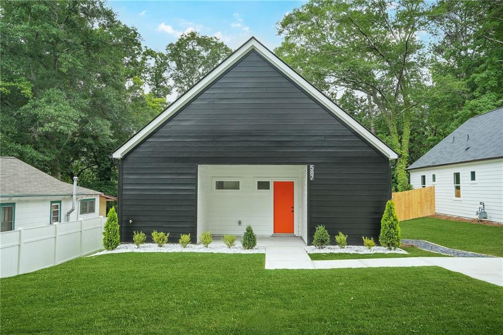 587 Woods Dr., Atlanta, GA 30318