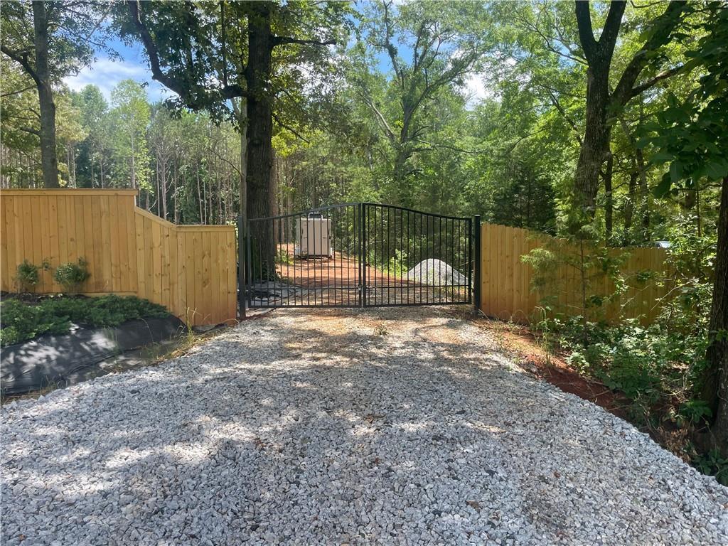 1240 N Mcdonough Rd., Griffin, GA 30223