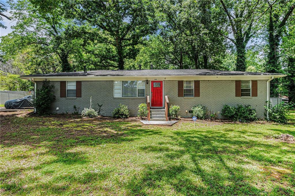 200 Robin Hood Ln., Hampton, GA 30228