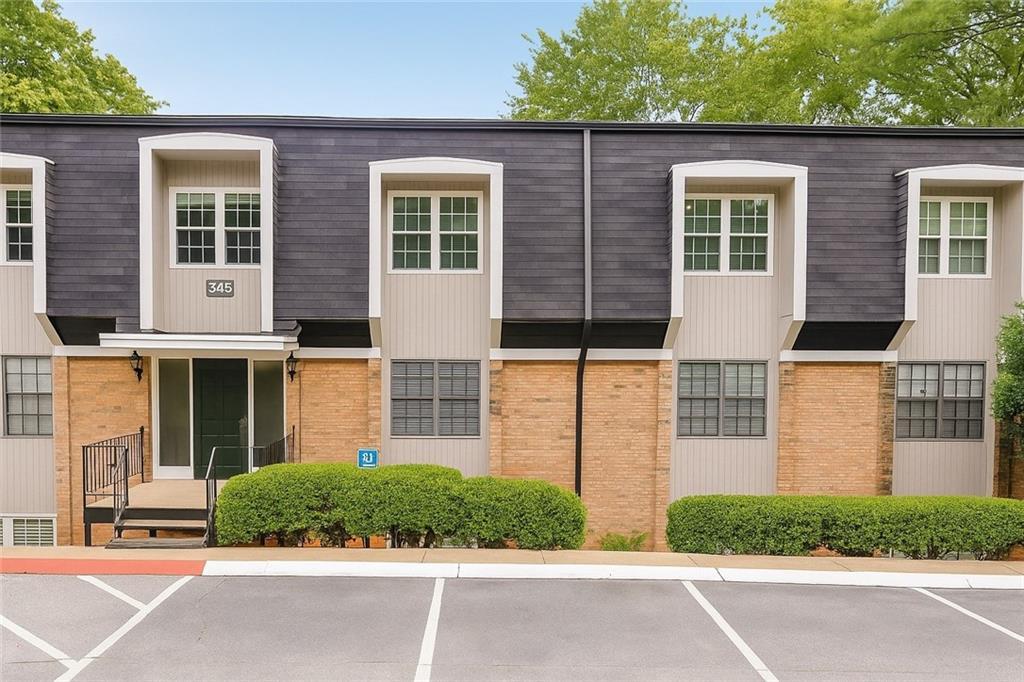 345 Winding River Dr. #F, Atlanta, GA 30350