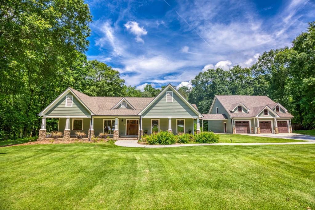 2680 Bay Ridge Dr., Loganville, GA 30052