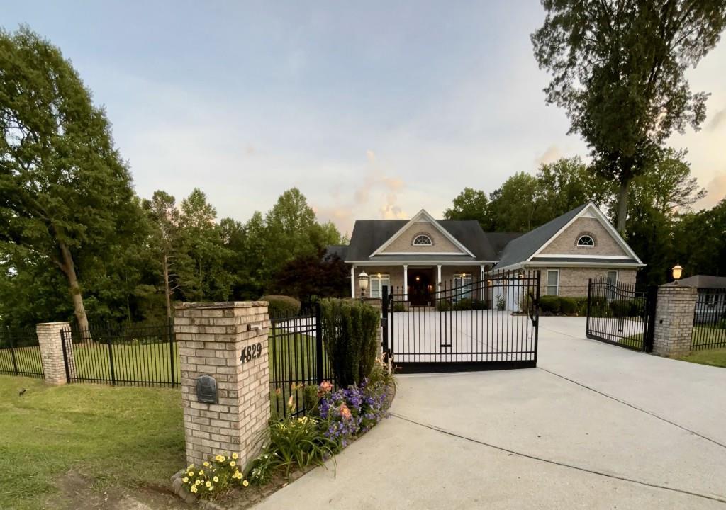 4829 Moon Rd., Powder Springs, GA 30127