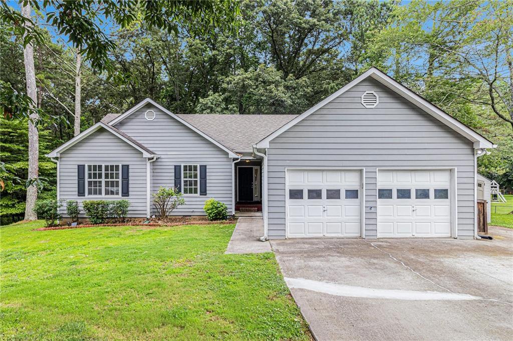 112 Laguna Springs Dr., Woodstock, GA 30188