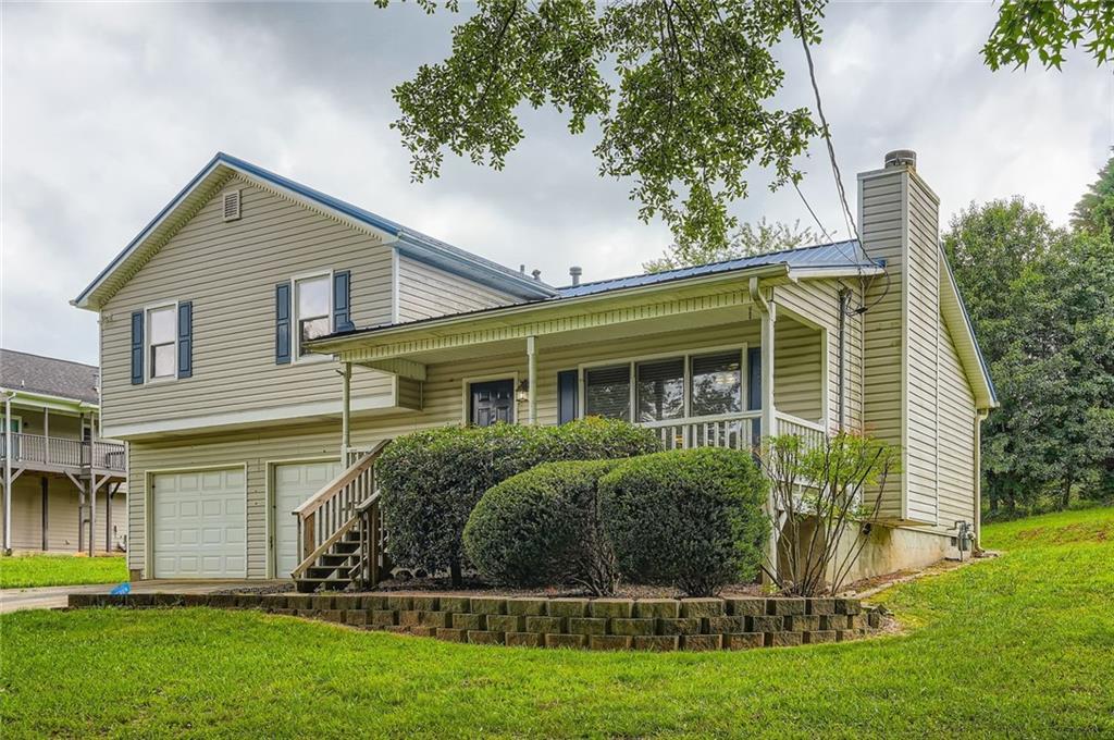 520 White Pines Dr., Dallas, GA 30157