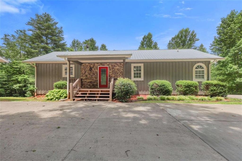 6704 Morgan Dr., Young Harris, GA 30582