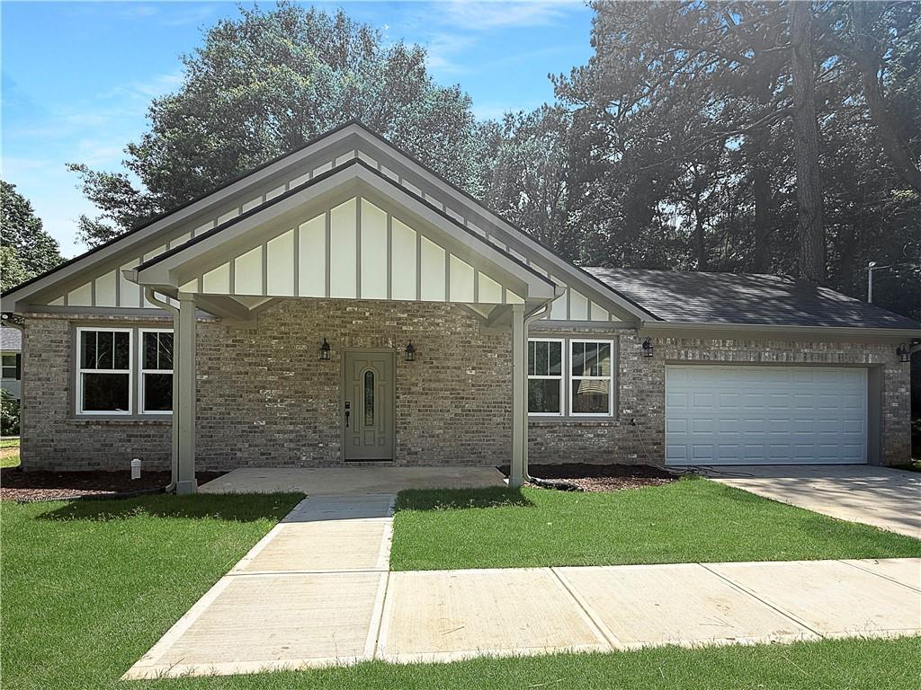 243 Roxbury Dr., Riverdale, GA 30274