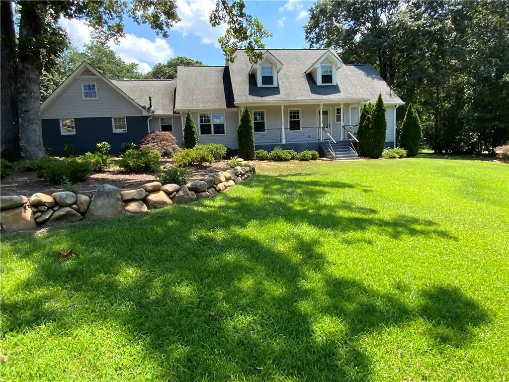 1060 Oak Ridge Dr., Fayetteville, GA 30214