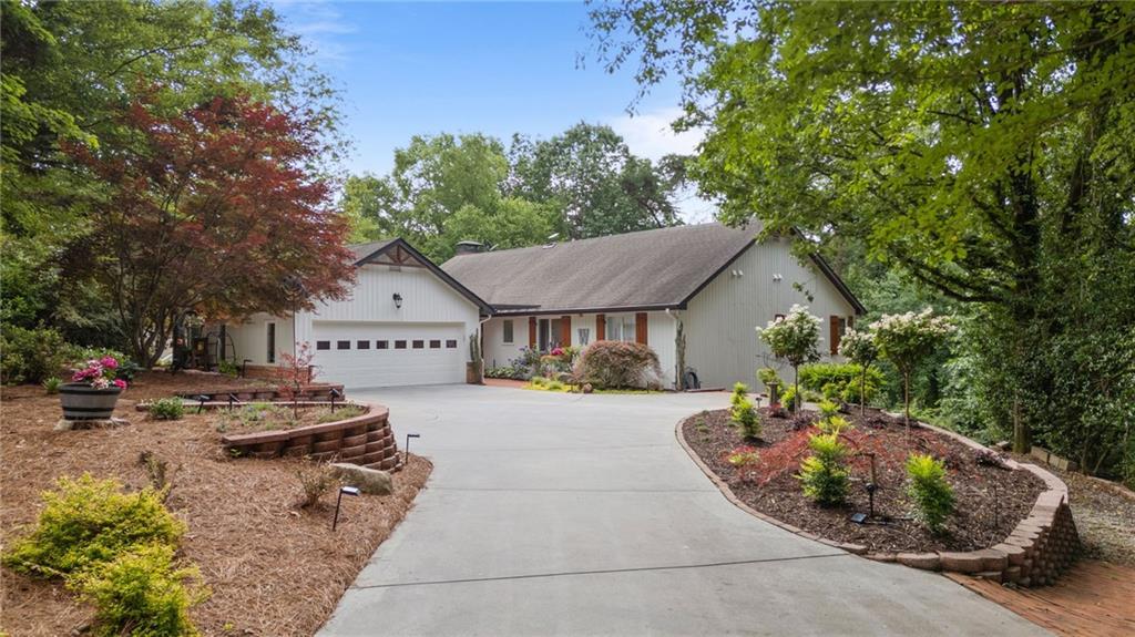 8180 Old Mill Dr., Gainesville, GA 30506